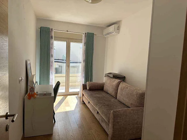 Spacious sea-view apartment in Rafailovici — 122 m², garage included